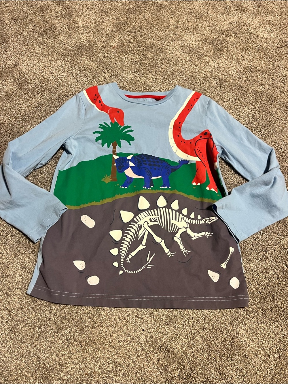 Mini boden boys dinosaur long sleeve tee vguc
